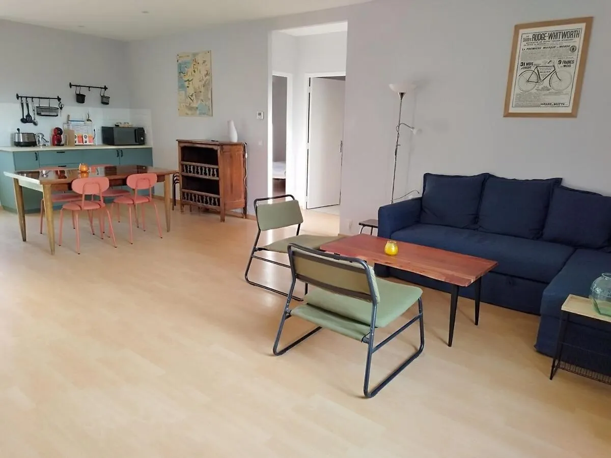 Apartamento Appartement Pour 7 Personnes Dans Une Maison Du Xviiieme Siecle A Livinhac-Le-Haut