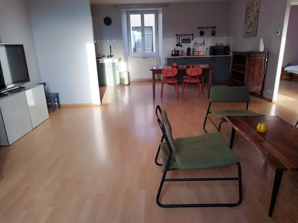 Appartement Pour 7 Personnes Dans Une Maison Du Xviiieme Siecle A Livinhac-Le-Haut Francia